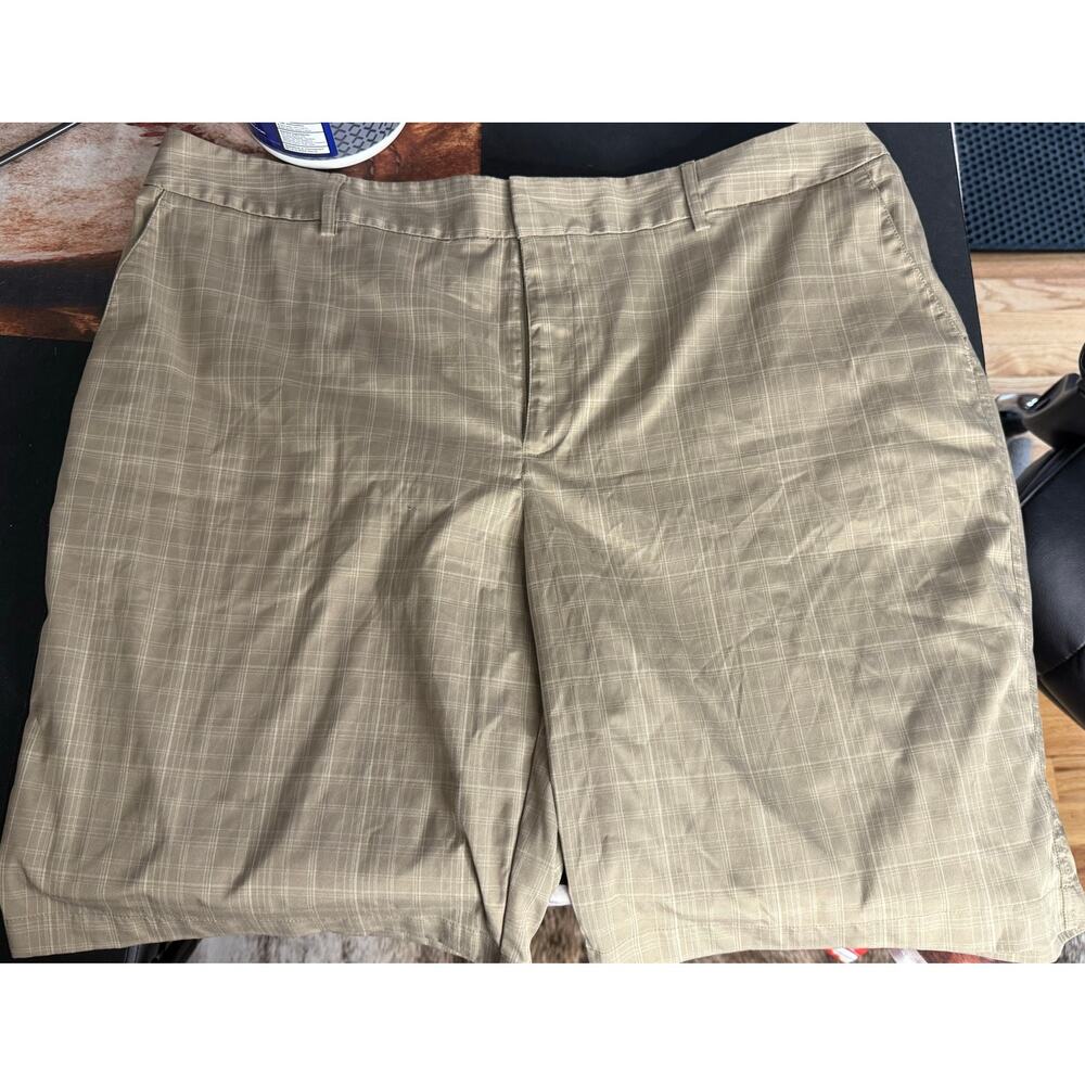Men's Under Armour Golf Shorts - Size 40 W